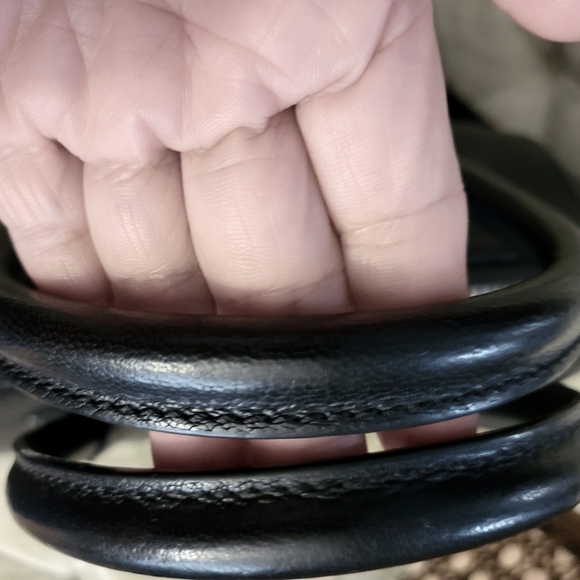 Authentic Givenchy antigona - Picture 9 of 16